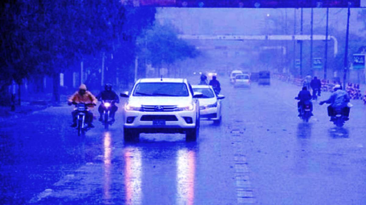 Rainfall In Lahore Brings Wintry Feel To Weather Reduces Smog