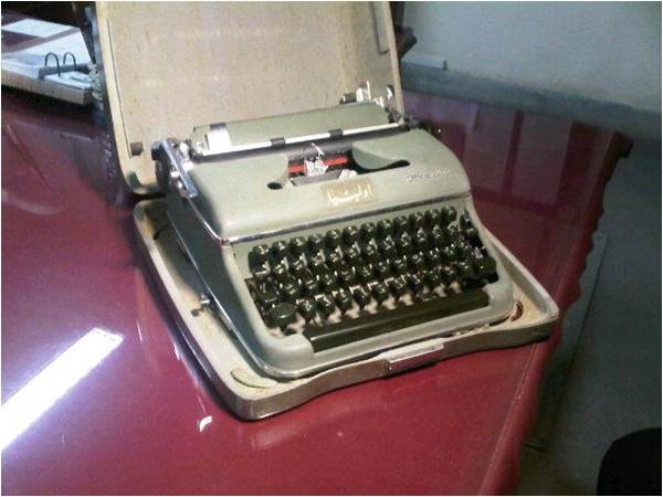 Manto’s typewriter