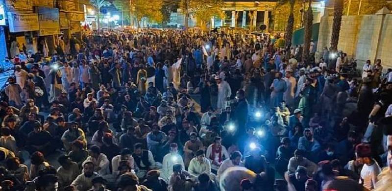 PTM Stages Sit-In Outside Sindh Assembly To Seek MNA Ali Wazir’s Release