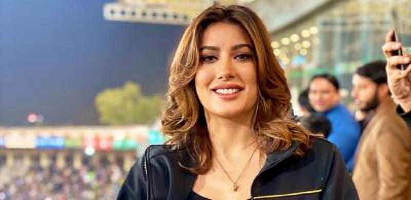 Mehwish Hayat Calls Out Fan For Trying To Grope Her At Event