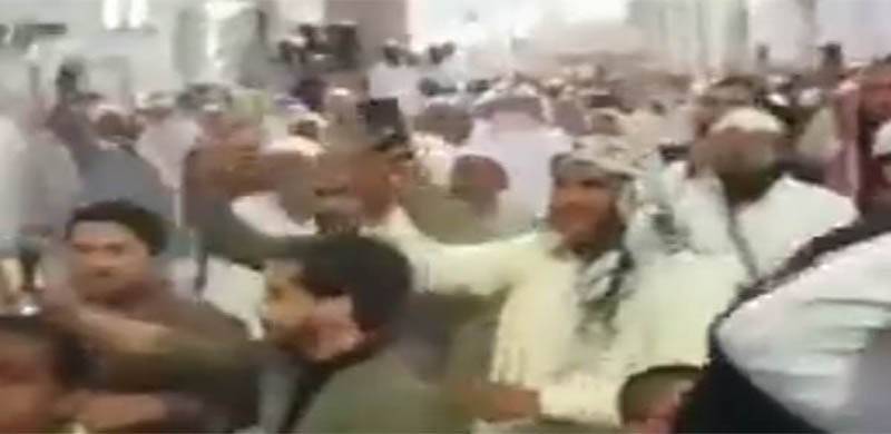 PTI Supporters Attempt To Attack Peshawar Imam For Condemning Masjid-e-Nabvi Incident