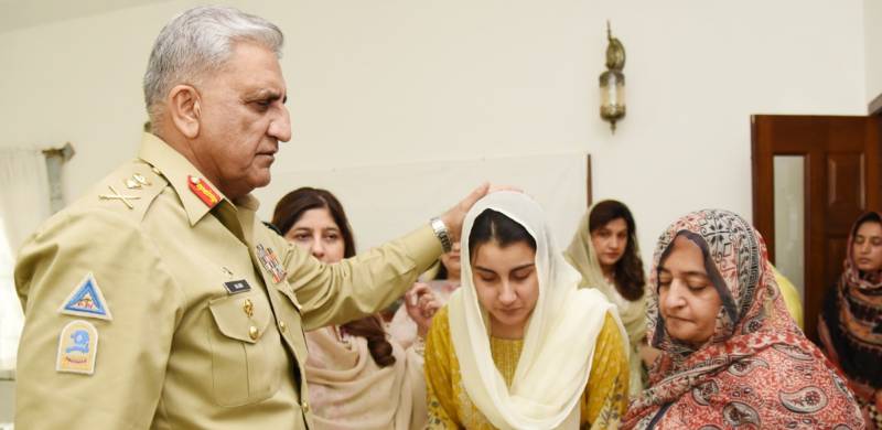 COAS General Qamar Javed Bajwa Visits Families Of Martyrs On Eid