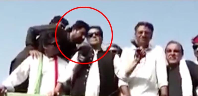 Video: Imran Khan Advised To Give Speech ‘Islamic Touch’, Quickly Complies