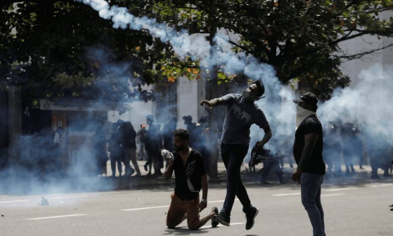 Sri Lanka: Protesters Clash With Police, Storm President House
