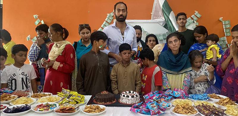 Sastaticket.pk Celebrates The Independence Day With The Members Of Dar-Ul-Sukun