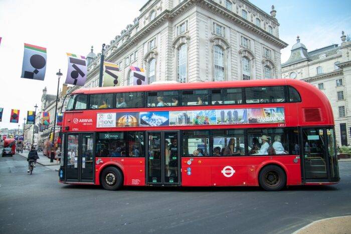 Pakistan’s Diamond Jubilee Campaign Run On London’s Iconic Red Buses