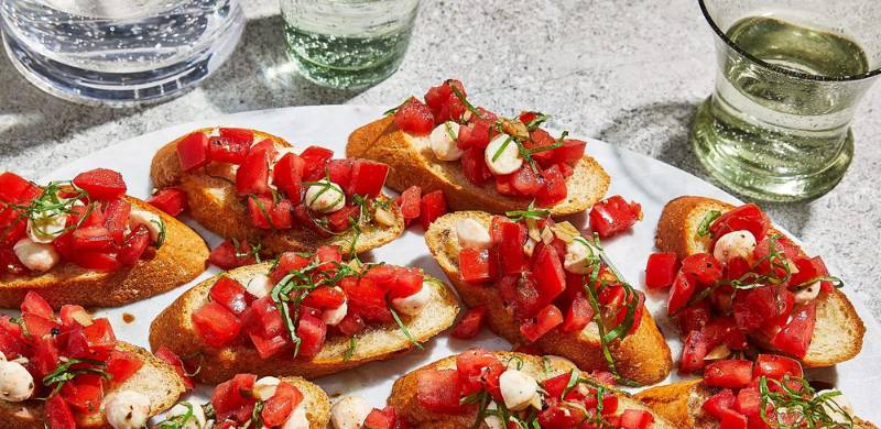 Bhook On A Budget: Make-You-Fall-In-Love-With-Tomatoes Bruschetta