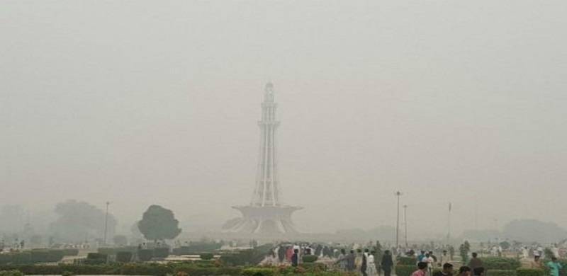Smog-Choked Lahore Extends Winter Vacations By One Week