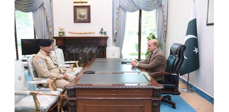 Gen Bajwa Threatened Shehbaz Sharif With Martial Law, Claims Hamid Mir