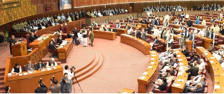 Pakistan’s Politicians Need To Learn The Spirit Of Parliamentary Democracy