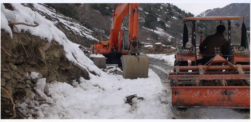 In Pictures: Chitral Roads Cleared After First Snowfall In 15 Years