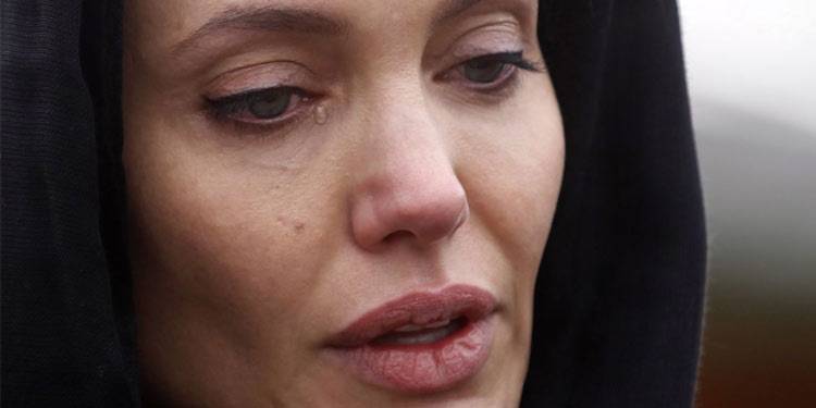 Angelina Jolie Cries Over Genocide In Iraq