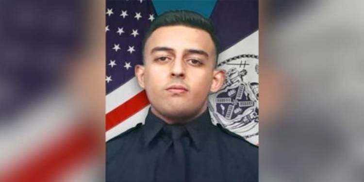 Pakistani-American NYPD Officer Shot During Robbery Has Died, Officials Say