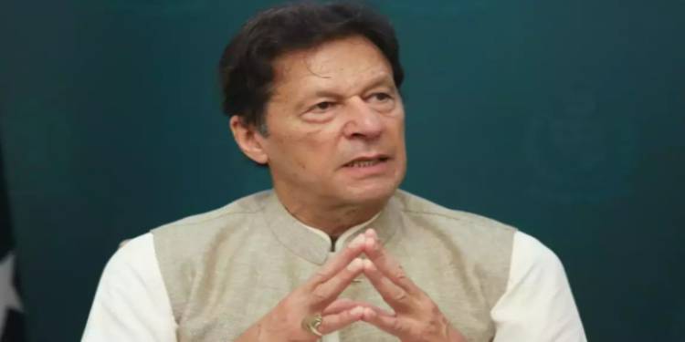 Gen (r) Bajwa was Looking For Another Extension But Nawaz Denied, Reveals Imran Khan