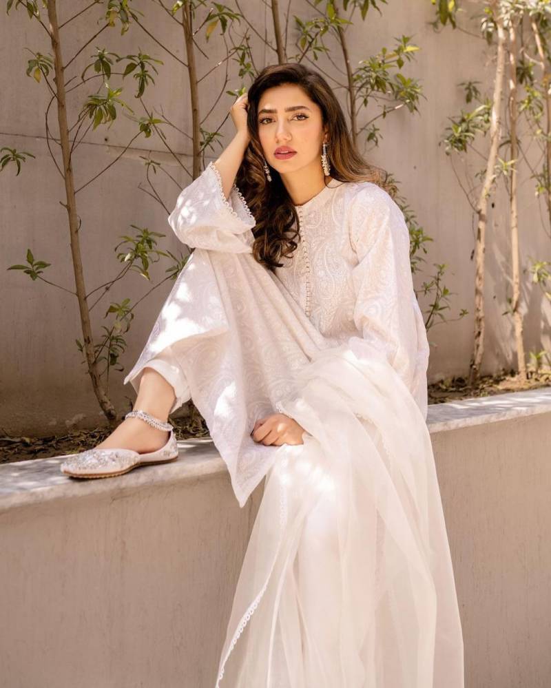 Mahira Khan Stuns In Eid Collection