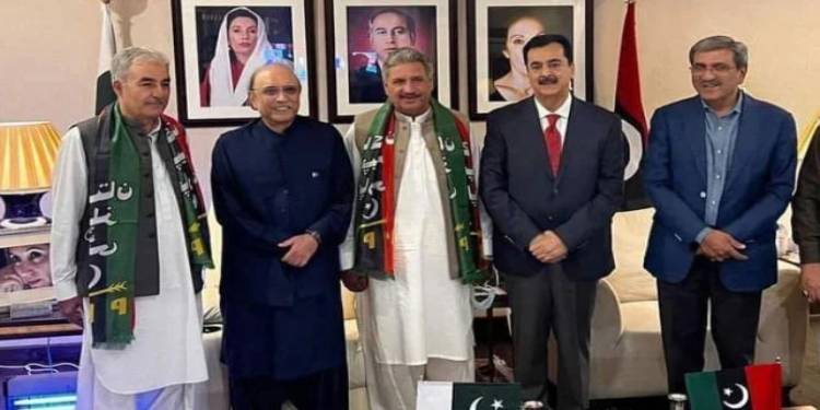 Several Ex-Lawmakers From South Punjab Join PPP