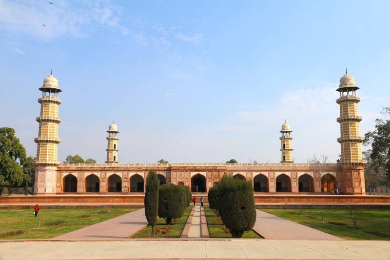 Punjab Govt Mulls Park Near Tombs Of Nurjahan, Jahangir