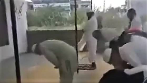 Video Of Simultaneous Prayer Congregations At Peshawar Mosque Goes Viral