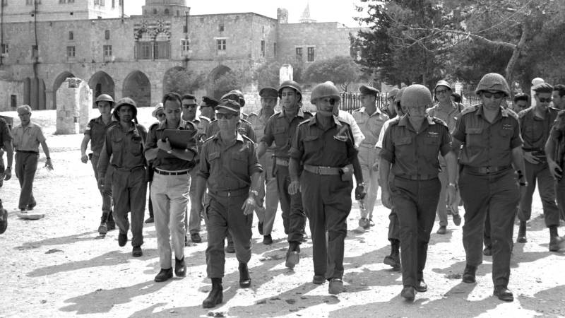 The Arab-Israeli Wars: Through The Eyes Of Moshe Dayan