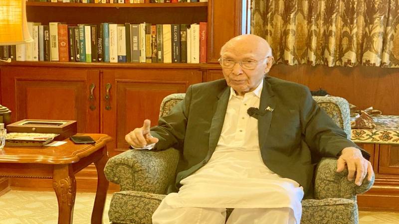 Former Finance Minister Sartaj Aziz Passes Away At 94