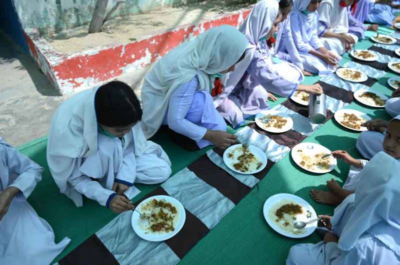 'Rawaitee Qawwali' Night Held To Raise Support For School Meal Programme