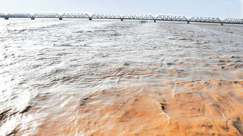 Karachi To Sehwan: A Hazardous Journey Through Flooded Sindh