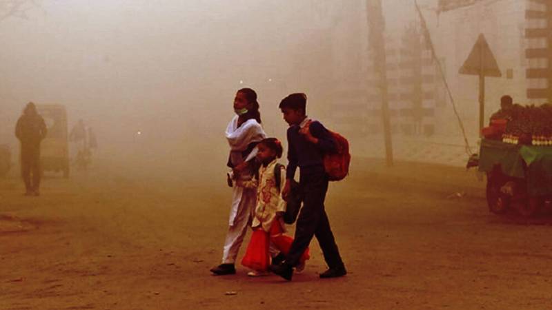 Smog Forces School Closures In Five More Punjab Divisions, Online Classes Begin