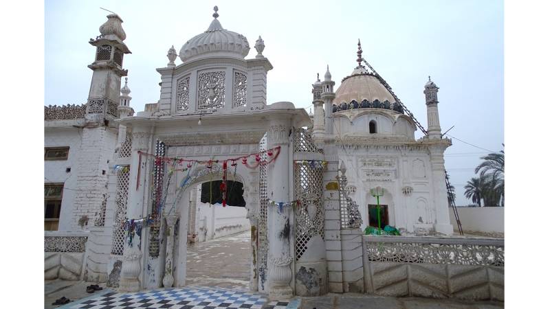 At The Shrine Of Budhal Faqir Qadiri