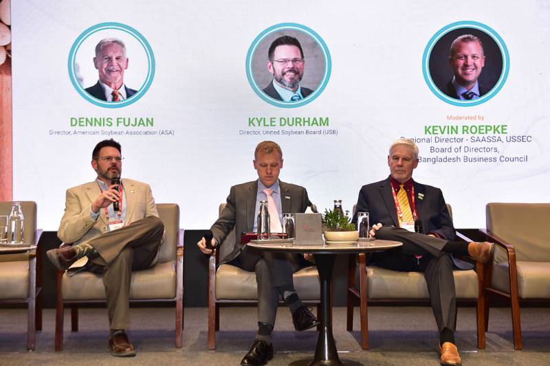 Kyle Durham, Director at the United Soybean Board (USB) and Dennis Fujan, Director at the American Soybean Association (ASA) in a panel discussion moderated by USSEC’s Regional Director, Kevin Roepke.