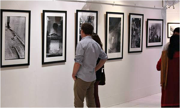 Arif Mahmood's work on display at a Pursukoon Karachi exhibit