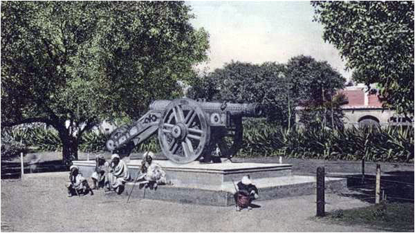 Famous ZamZama gun, Lahore , Pakistan in 1915