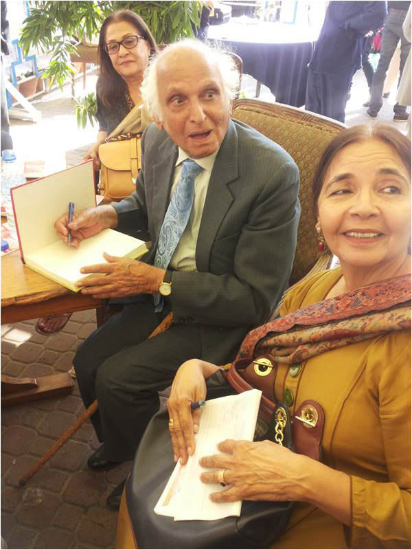 Intezar Husain signs books for his many fans