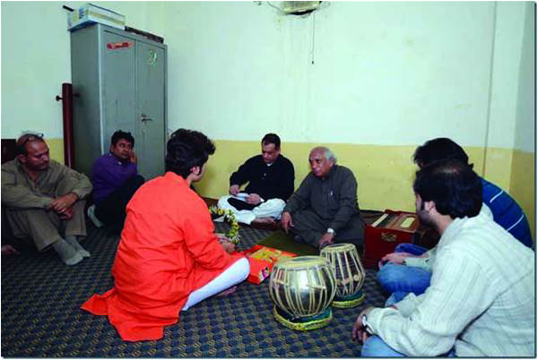 Discussion at the Ganda Bandhan