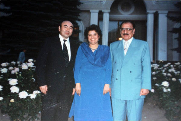 President Askar Akayev, the author's wife, Nigar and the author, Nazar Abbas