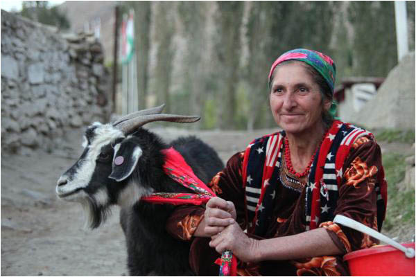 Kyrgyz women dress a lot like Pakistani women from Hunza