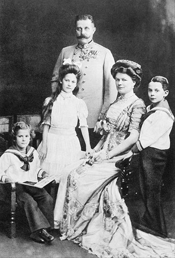 Archduke Franz Ferdinand, heir to the Austro Hungarian Emperor, with his wife Sophie, Duchess of Hohenberg and their three children