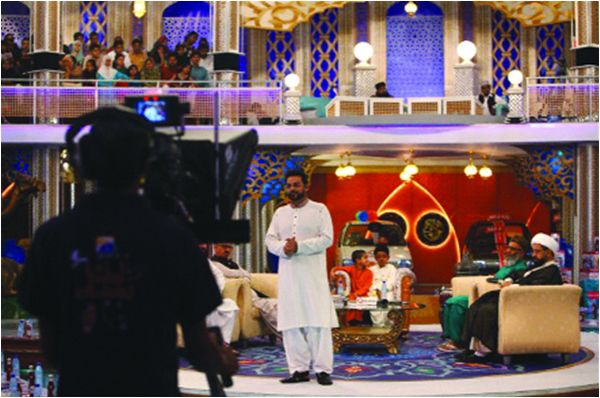 Aamir Liaquat hosts his 2013 show Amaan Ramzan