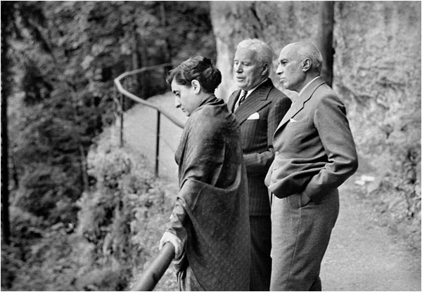 L-R Indira Gandhi, Charlie Chaplin, and Jawaharlal Nehru
