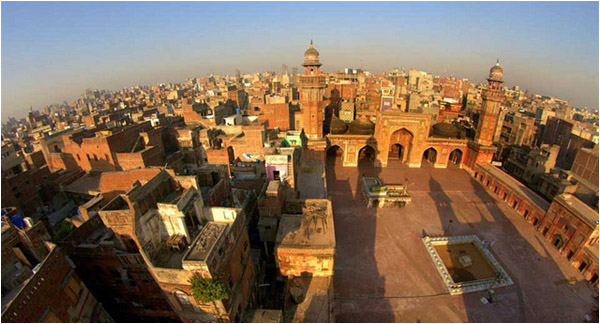A view of the Walled City from Wazir Khan masjid minaret, Lahore