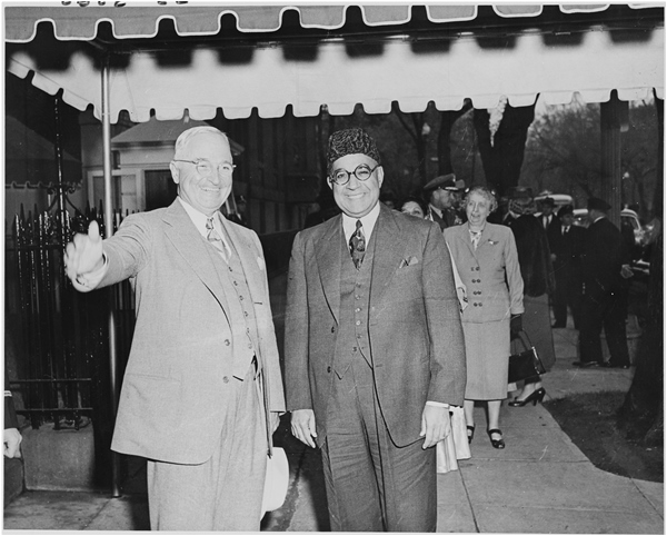 President Truman accompanies Prime Minister Liaquat Ali Khan in Washington D.C