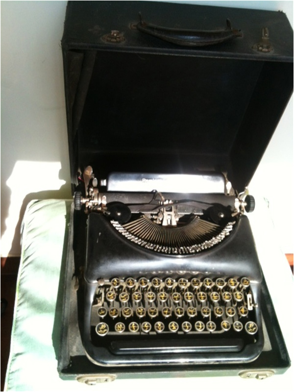 Manto's typewriter