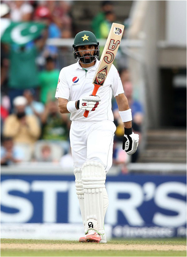 Misbah-ul-Haq battled to a half-century, 3rd day