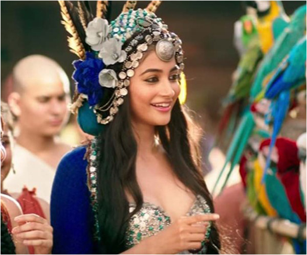 Pooja Hegde plays the role of the daughter of a priest-noble of Mohenjo Daro