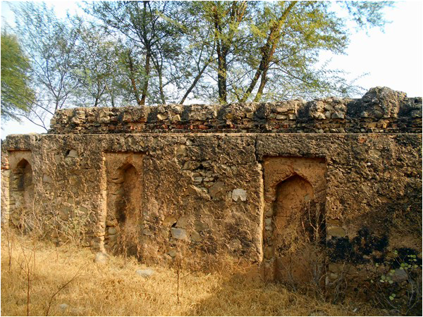 The old mosque of Kauntrila, built during the Tughlaq dynasty of the Delhi Sultanate period