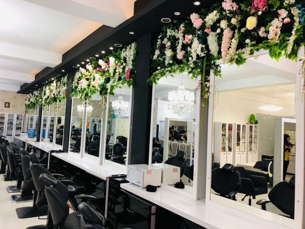 Afghanistan, Mazar e Sharif beauty salons closed after Afghan Taliban imposed ban on beauty parlours